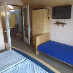 Nyaraló Etus *