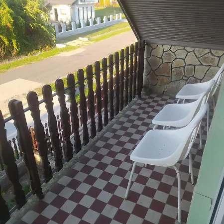 Etus Vendeghaz بالاتونفينيفيس