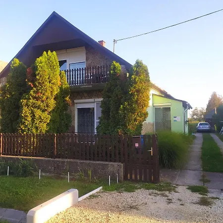 Etus Vendeghaz Holiday home Balatonfenyves