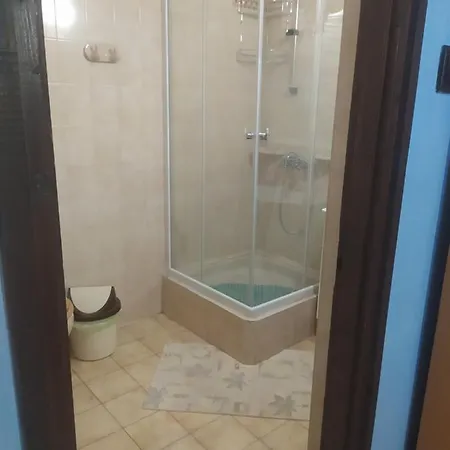 Etus Vendeghaz * بالاتونفينيفيس