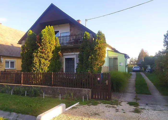 Etus Vendeghaz Vakantiehuis Balatonfenyves